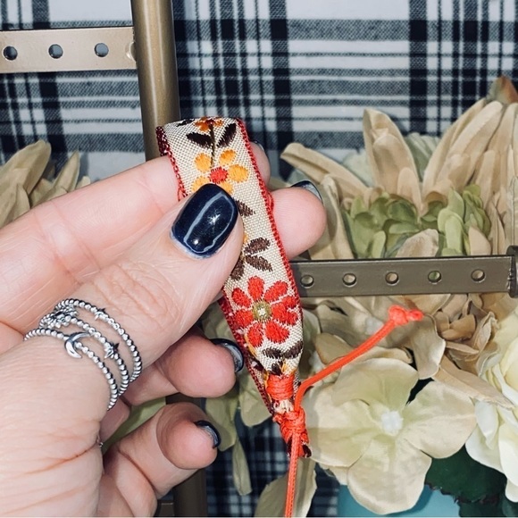 𝅺3/$15. Friendship bracelet set of 2 👯‍♀️ - Picture 4 of 4